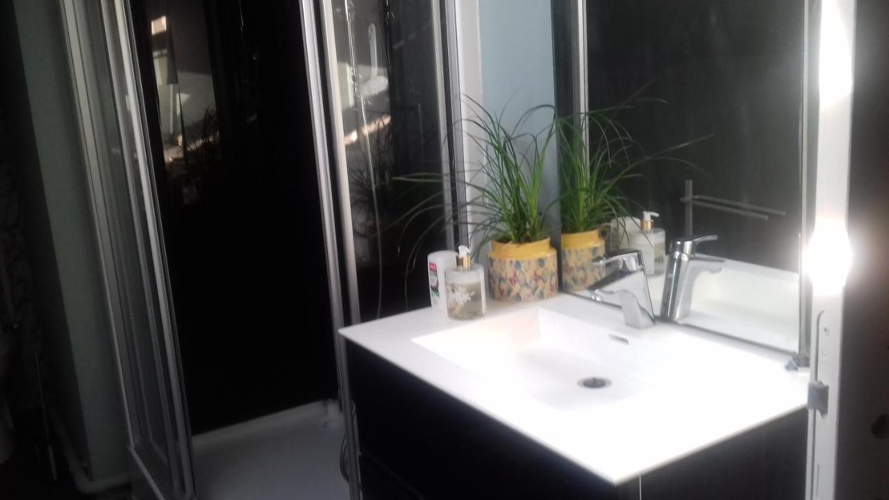 Chambre dans maison privée Awoingt Esterno foto